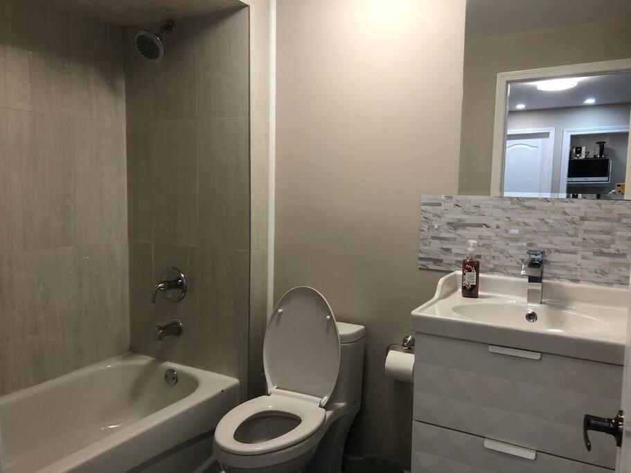 Entire Basement With 3 Bedrooms Niagara Falls Exterior foto